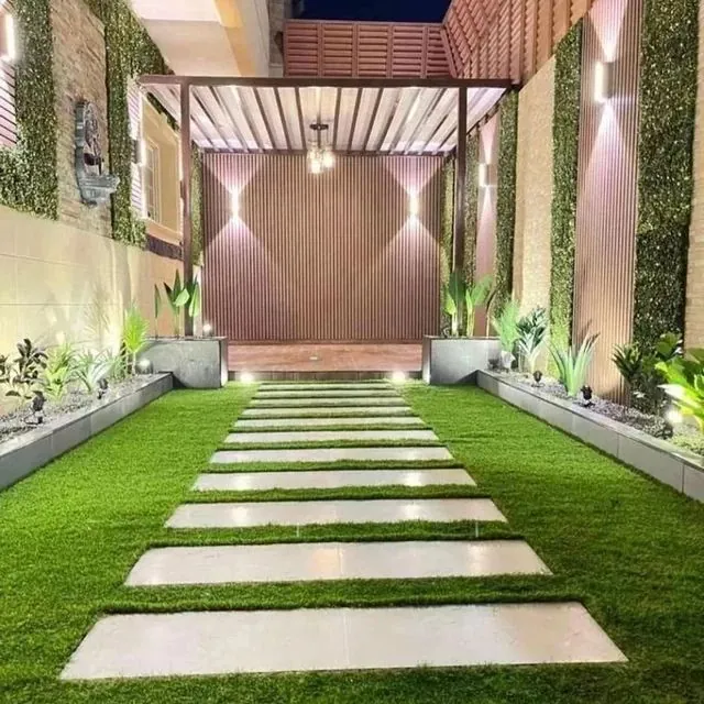 العشب الصناعي ولا الطبيعي: إيش الأنسب لحديقتك في الكويت؟